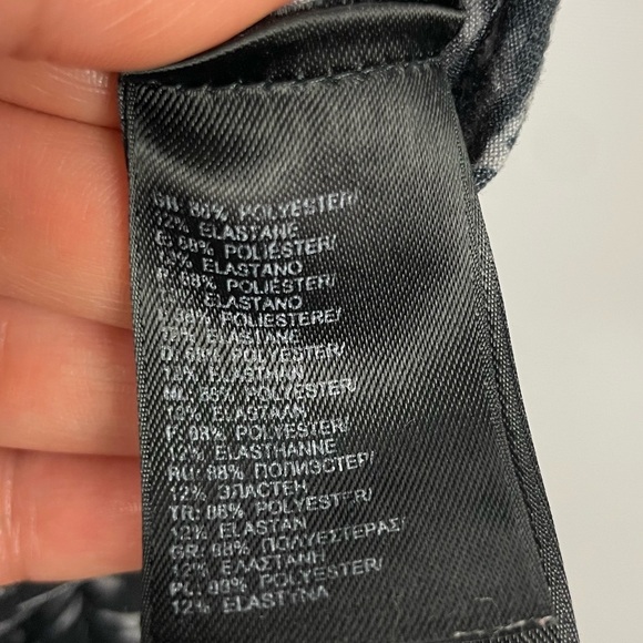 The North Face Women’s Black Gray Abstract Print High-Rise Tight Leggings - Picture 5 of 5